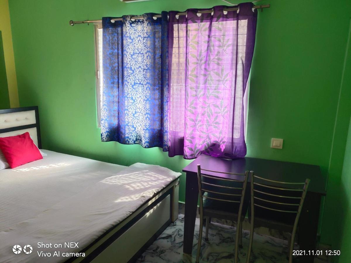 Radha Rani Lodge Siliguri Eksteriør billede