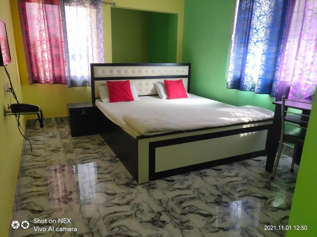 Radha Rani Lodge Siliguri Eksteriør billede